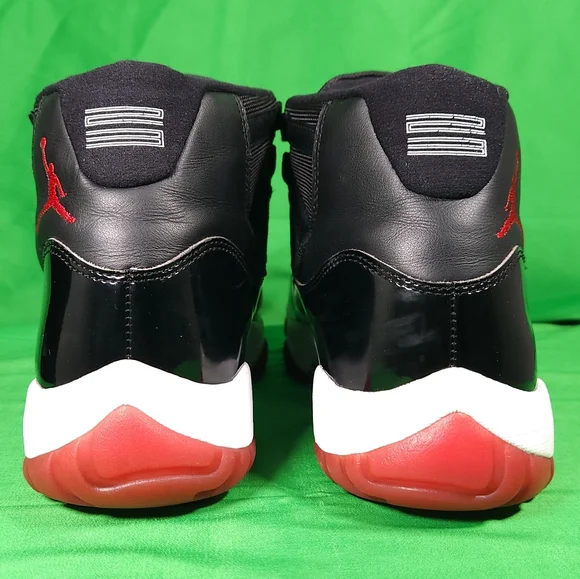 Nike Air Jordan Bred 11 Retro Size 10.5 Mens 378037-061 - Picture 2 of 10
